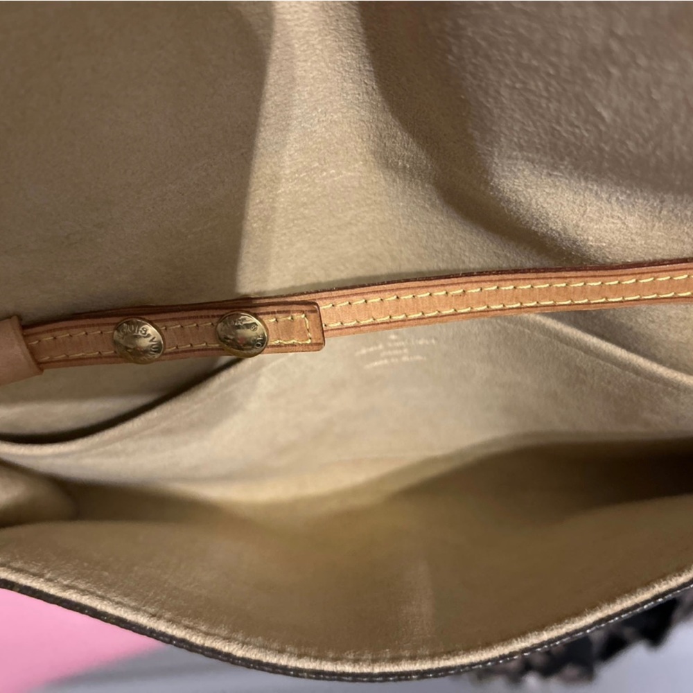 Louis Vuitton Pochette Twin GM EUC - Picture 3 of 7